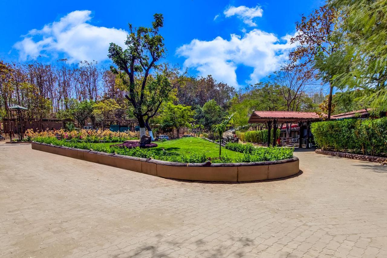 מלון Club Mahindra Netrang מראה חיצוני תמונה